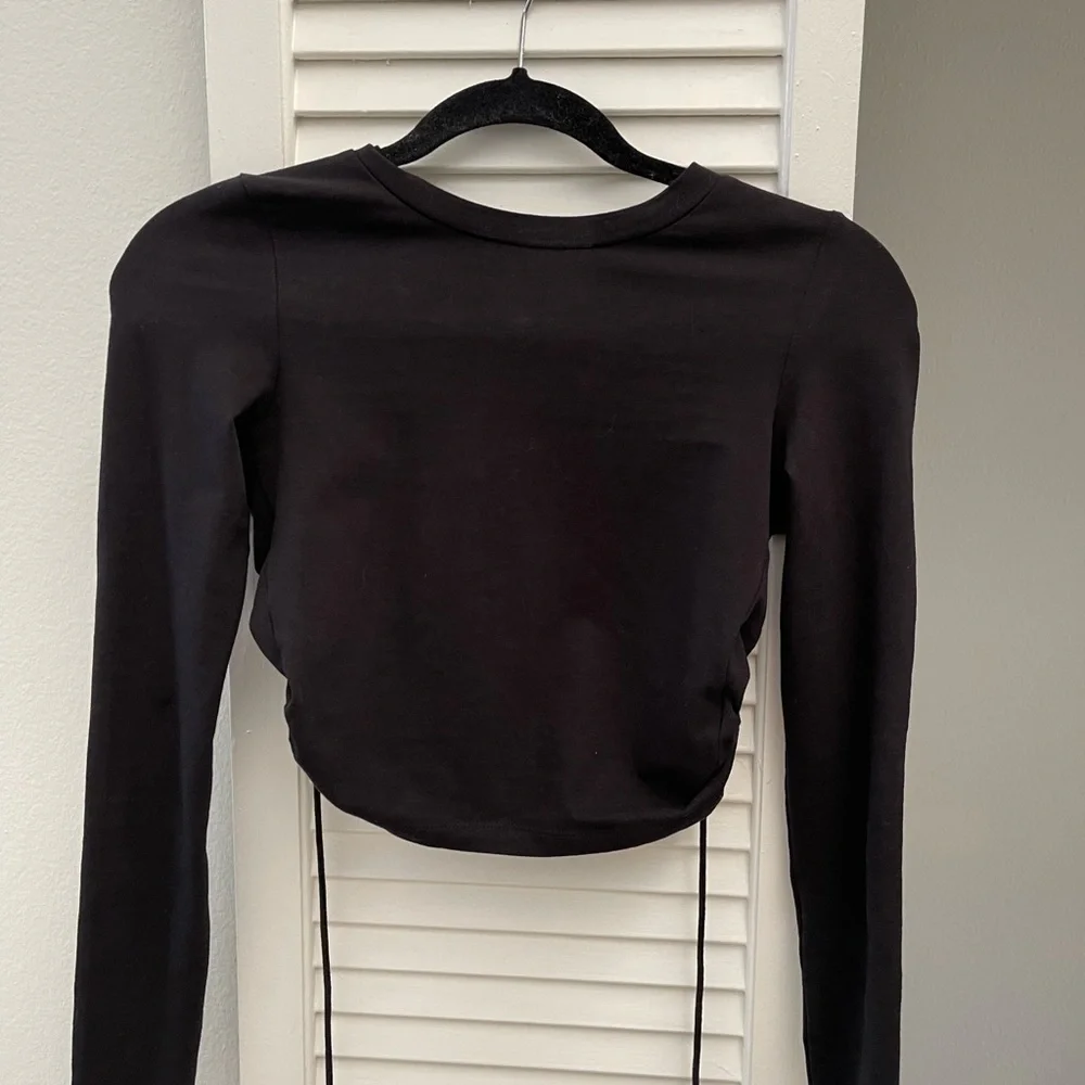 Open Back Top - Picture 4 of 4